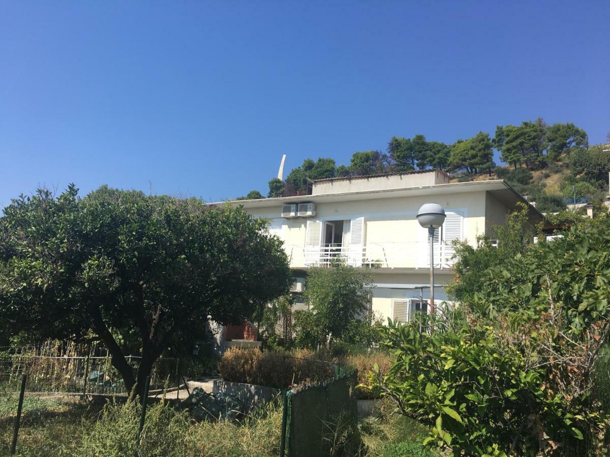 Apartment Garden House Podgora